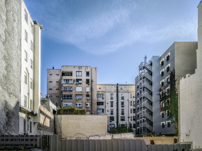 fotografia edificio barrio salamanca fachada ventanas hogares arquitectura paisaje urbano siuacionismo psicogeografia antonio beltran